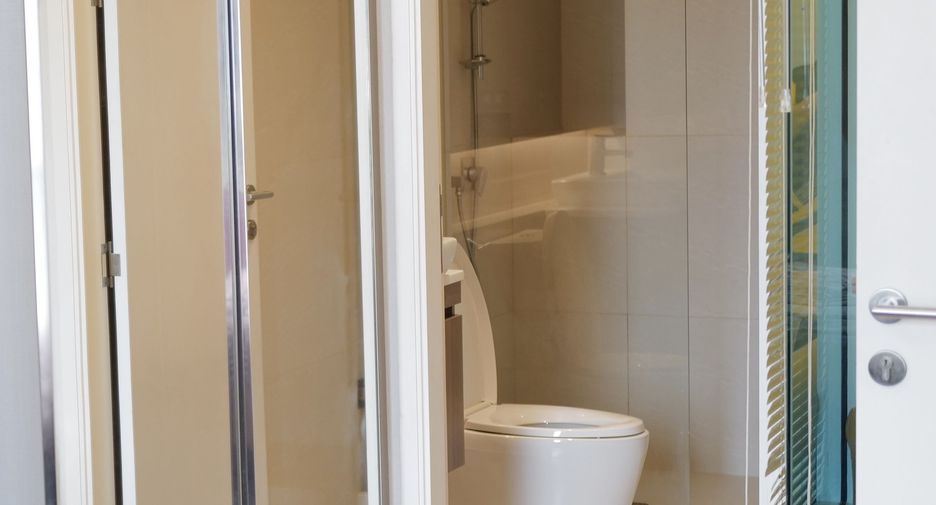 For sale studio condo in Khlong Toei, Bangkok