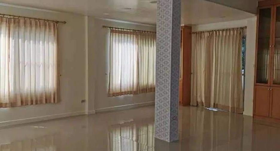 For sale 3 bedrooms house in Bang Bo, Samut Prakan