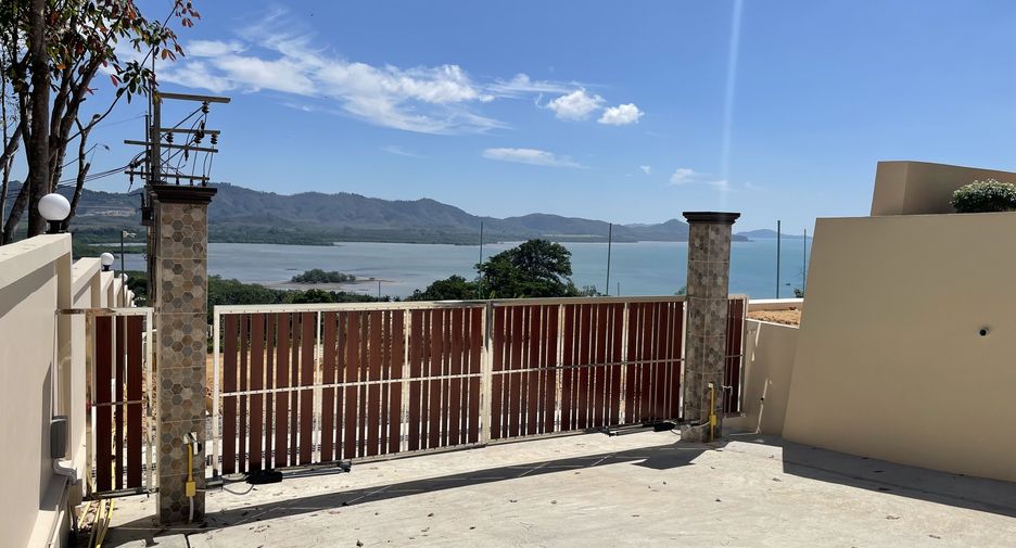 For sale 3 bedrooms villa in Takua Thung, Phang Nga