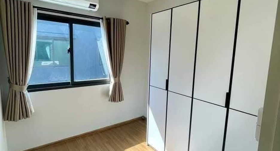 For rent 3 bedrooms townhouse in Bang Phli, Samut Prakan