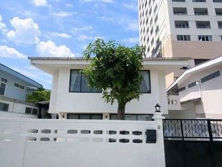 出租 5 卧室 独立屋 在 Chatuchak, 曼谷
