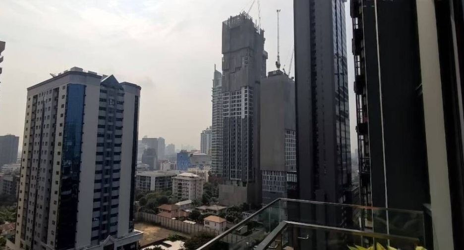 For rent 2 bedrooms condo in Khlong Toei, Bangkok