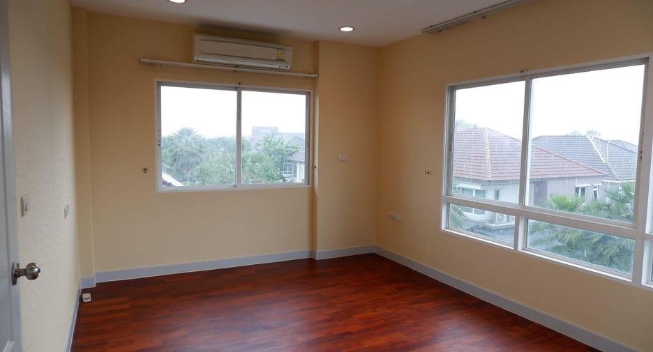 For rent 5 bedrooms house in Saphan Sung, Bangkok