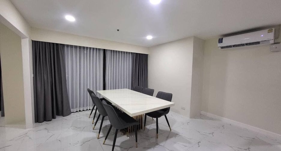 For rent 4 bedrooms condo in Watthana, Bangkok