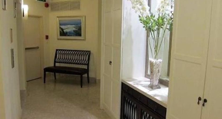 For rent 3 bedrooms condo in Pathum Wan, Bangkok