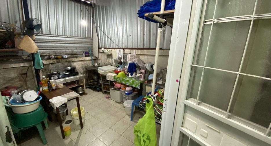 出售 2 卧室 联排别墅 在 Khlong Sam Wa, 曼谷