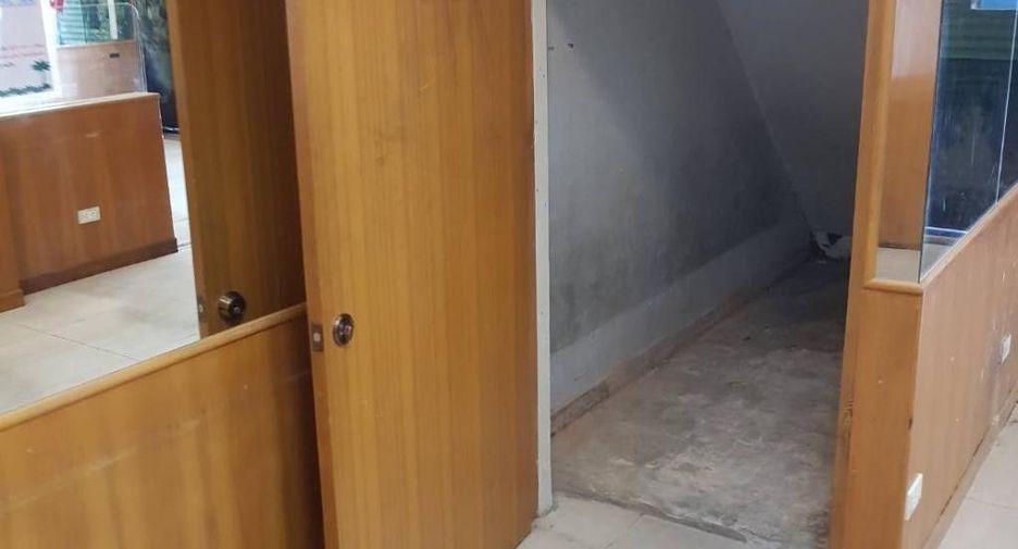 For rent 1 bed townhouse in Din Daeng, Bangkok