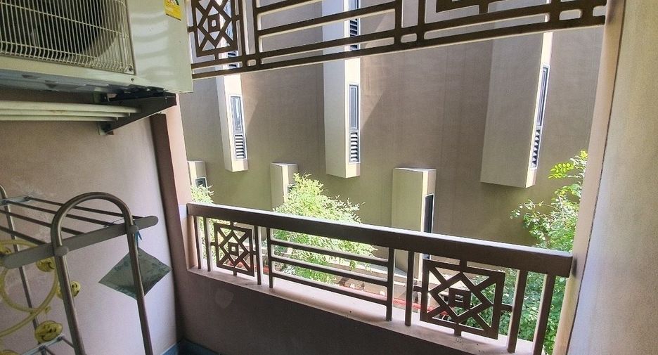 For rent 1 bed condo in Yan Nawa, Bangkok