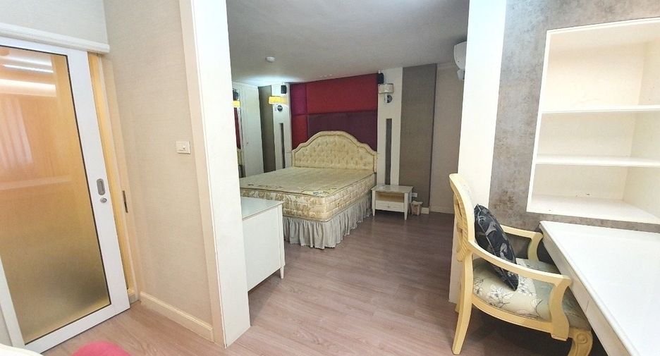 For rent 1 bed condo in Yan Nawa, Bangkok