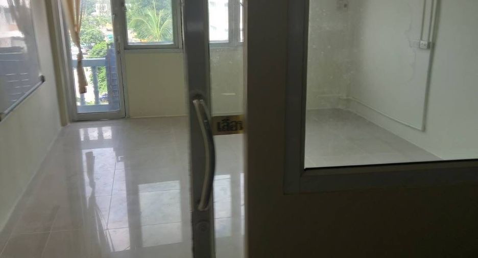 For sale 2 bedrooms townhouse in Lat Phrao, Bangkok