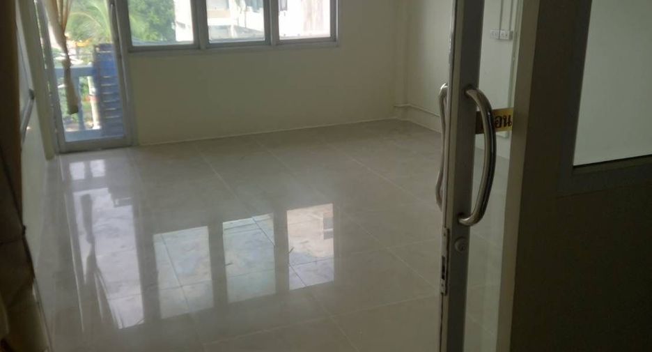 For sale 2 bedrooms townhouse in Lat Phrao, Bangkok
