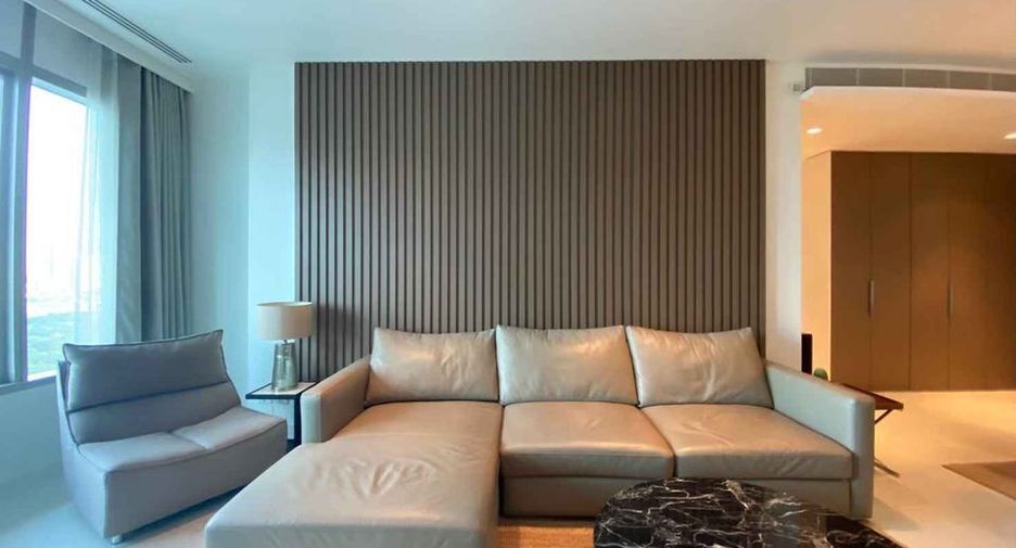 For rent 3 bedrooms condo in Pathum Wan, Bangkok
