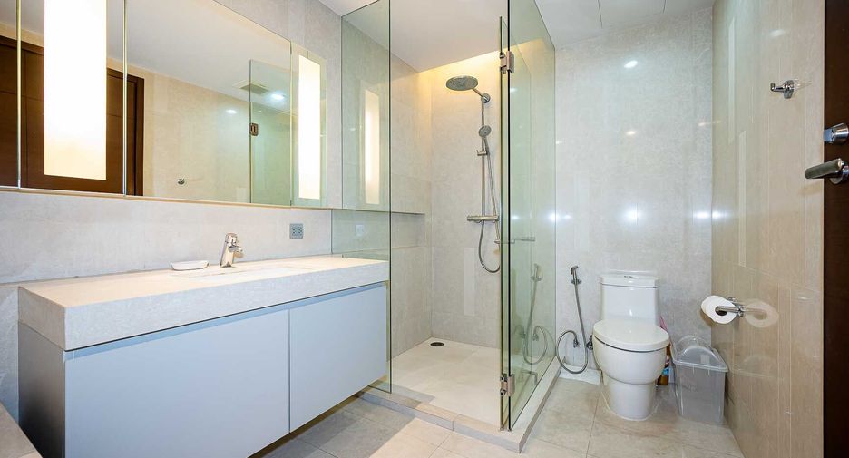 For rent 2 bedrooms condo in Watthana, Bangkok