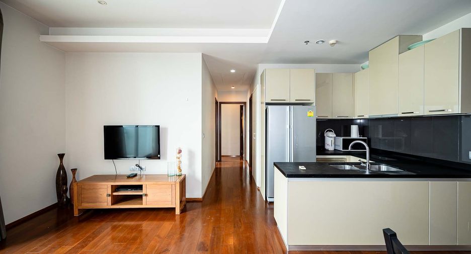 For rent 2 bedrooms condo in Watthana, Bangkok