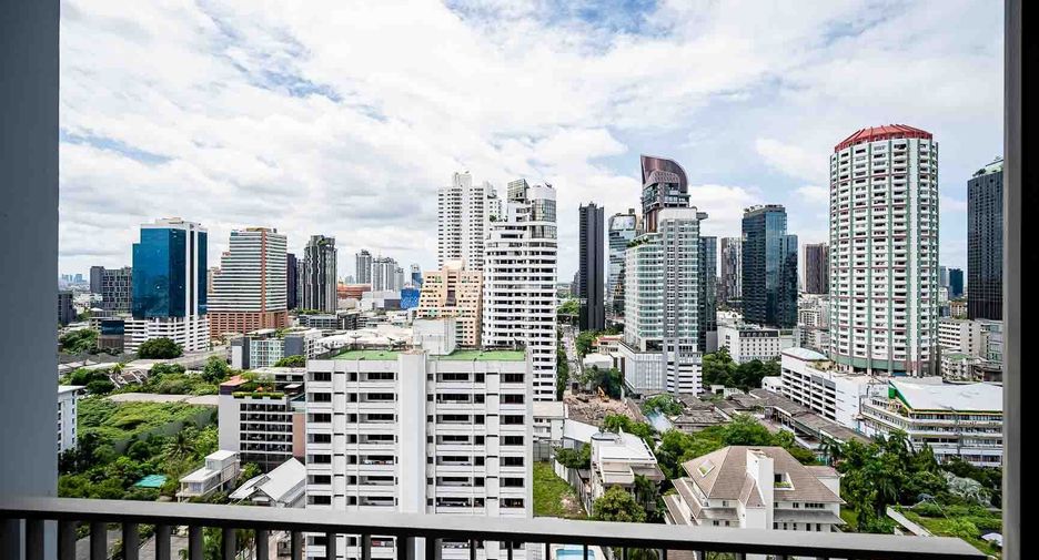 For rent 2 bedrooms condo in Watthana, Bangkok