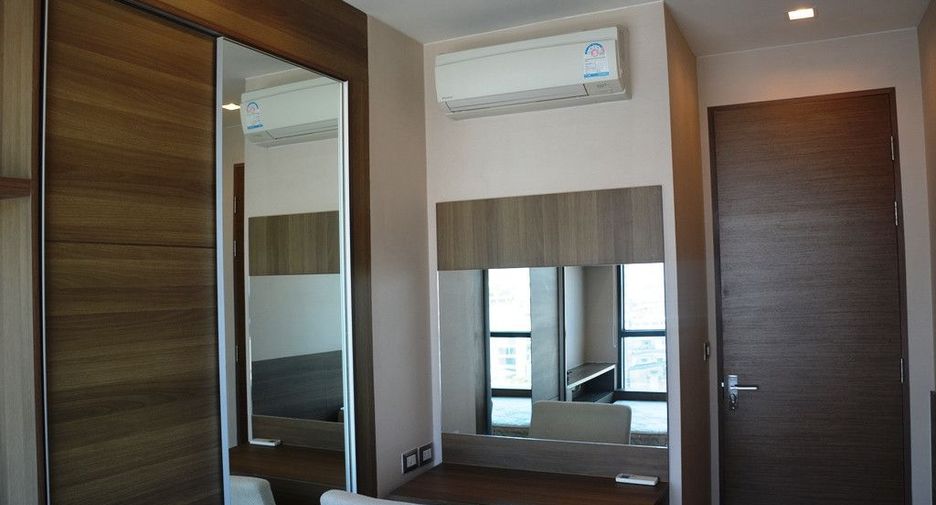 For sale 2 ベッドルーム condo in Sathon, Bangkok