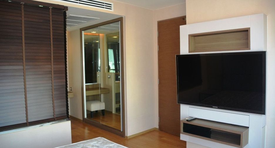 For sale 2 ベッドルーム condo in Sathon, Bangkok