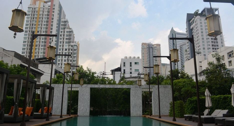 For sale 2 ベッドルーム condo in Sathon, Bangkok