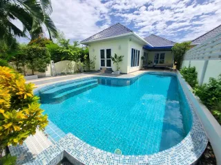 For rent 3 bedrooms villa in Mueang Phuket, Phuket