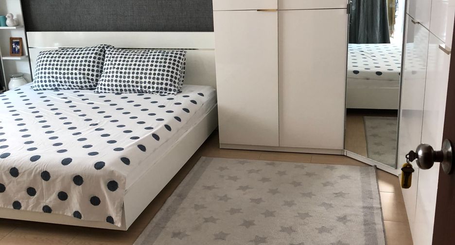 For sale 3 bedrooms condo in Watthana, Bangkok