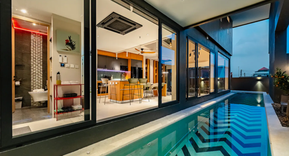 For sale and for rent 3 bedrooms villa in Mueang Phuket, Phuket