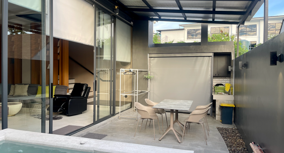 Villa en alquiler y en venta de 3 habitaciones en Mueang Phuket, Phuket