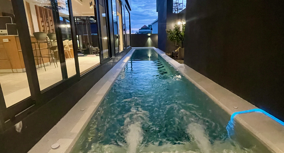 Villa en alquiler y en venta de 3 habitaciones en Mueang Phuket, Phuket