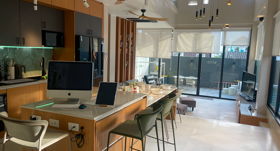 Villa en alquiler y en venta de 3 habitaciones en Mueang Phuket, Phuket