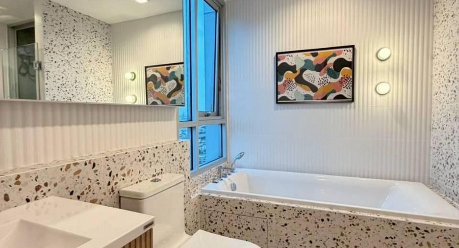 For sale 1 bed condo in Sathon, Bangkok