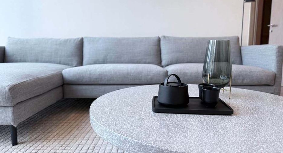 For rent 2 bedrooms condo in Pathum Wan, Bangkok