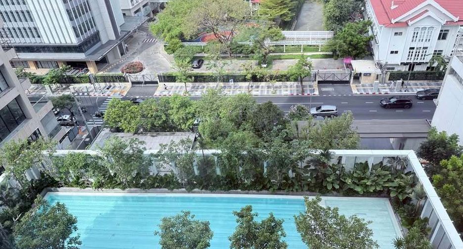 For rent 2 bedrooms condo in Pathum Wan, Bangkok