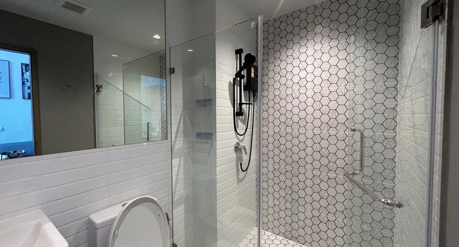 For rent 2 bedrooms condo in Chom Thong, Bangkok