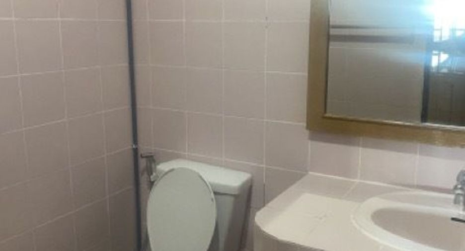 For rent 5 bedrooms condo in Watthana, Bangkok