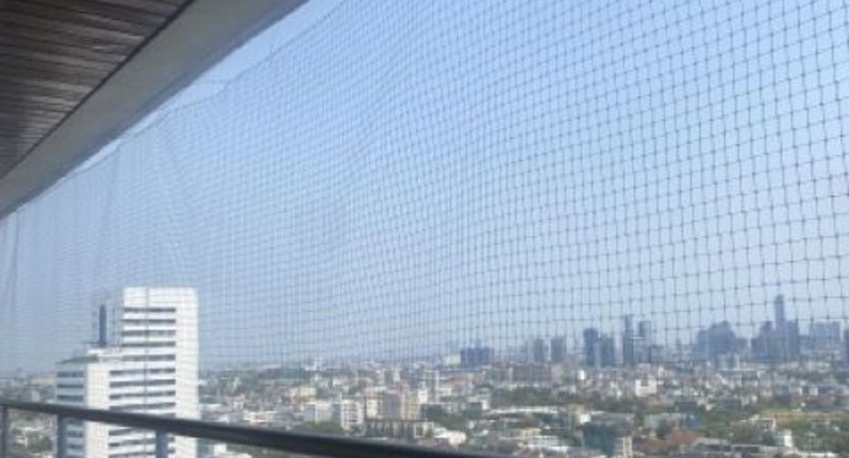 For rent 5 bedrooms condo in Watthana, Bangkok