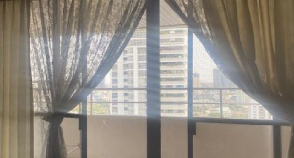 For rent 5 bedrooms condo in Watthana, Bangkok