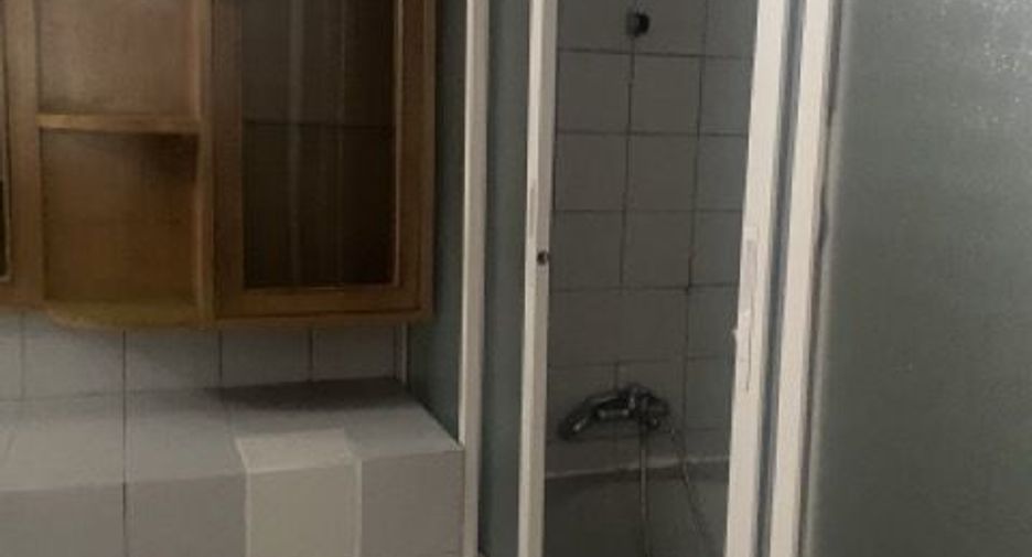 For rent 5 bedrooms condo in Watthana, Bangkok
