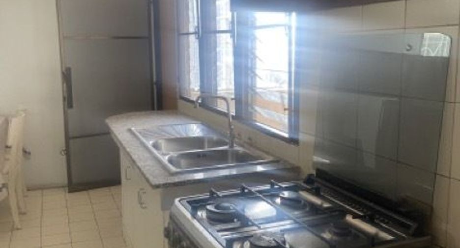 For rent 5 bedrooms condo in Watthana, Bangkok