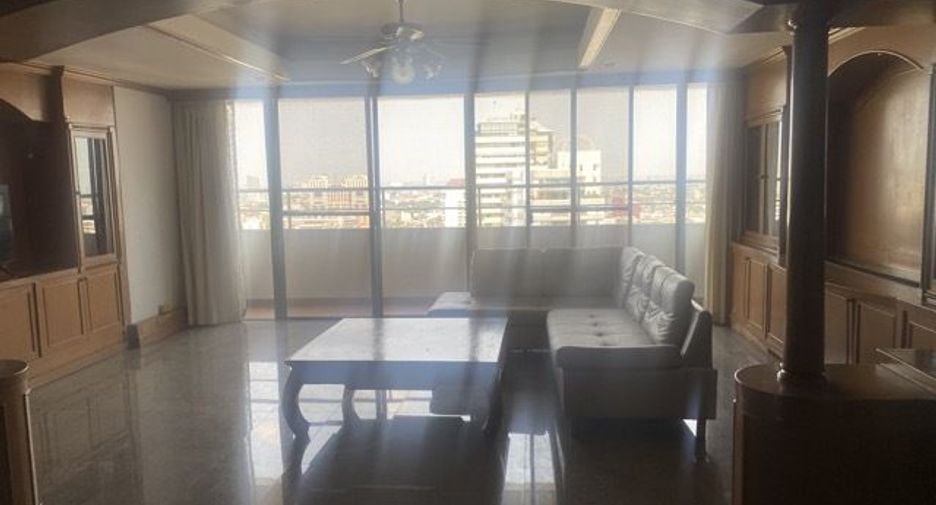 For rent 5 bedrooms condo in Watthana, Bangkok