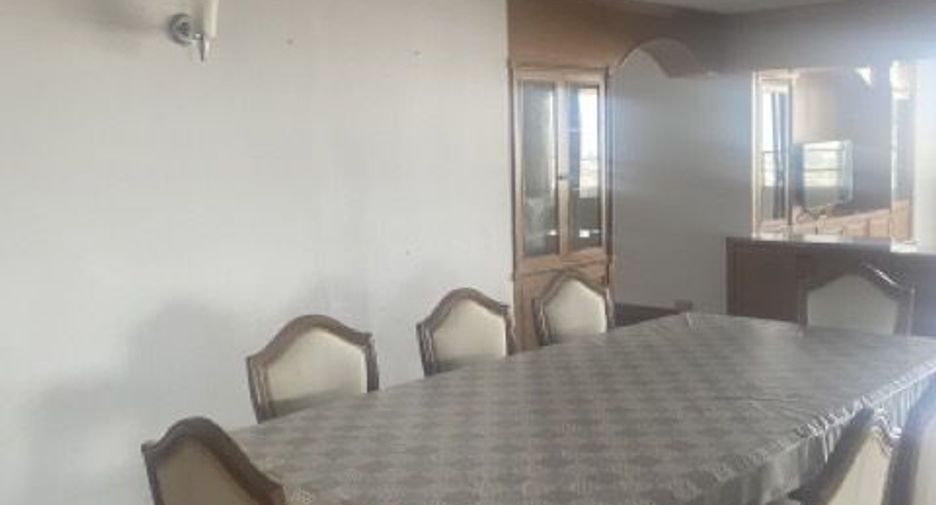 For rent 5 bedrooms condo in Watthana, Bangkok
