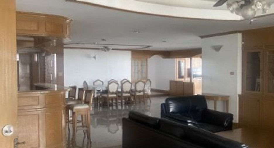 For rent 5 bedrooms condo in Watthana, Bangkok