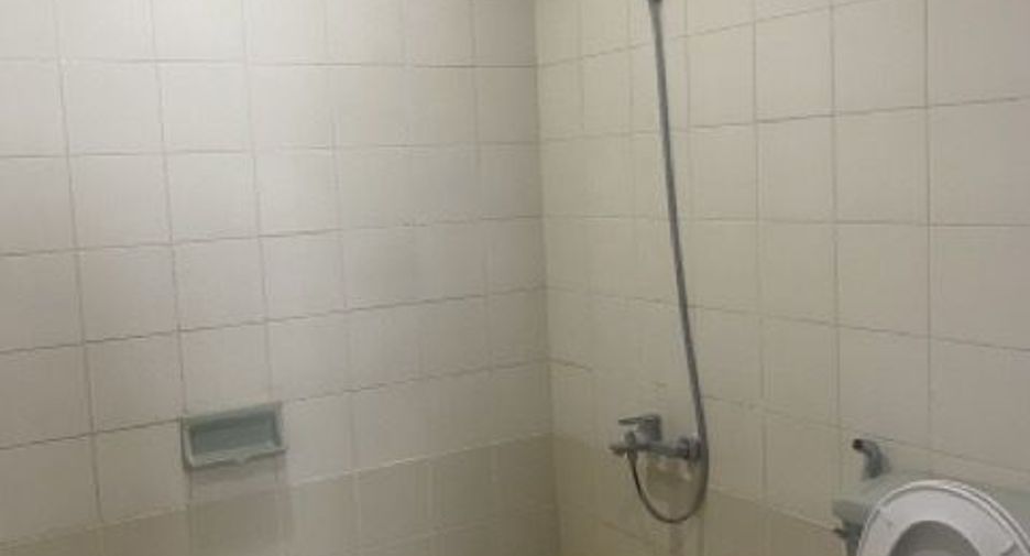 For rent 5 bedrooms condo in Watthana, Bangkok