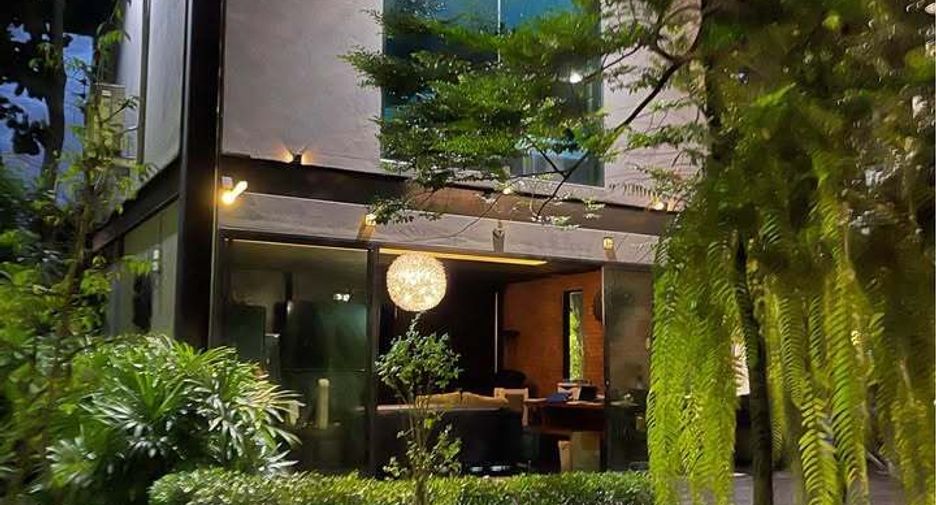 For sale 5 bedrooms house in Suan Luang, Bangkok