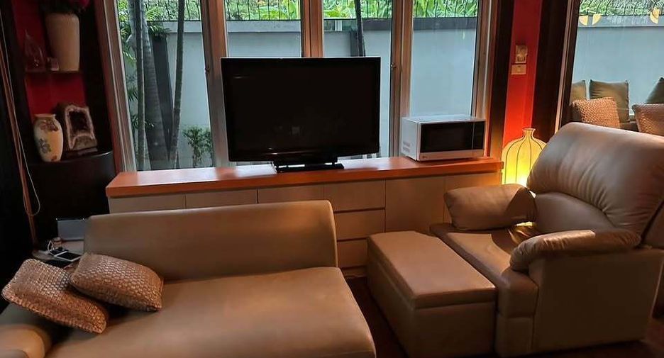 For sale 5 bedrooms house in Suan Luang, Bangkok
