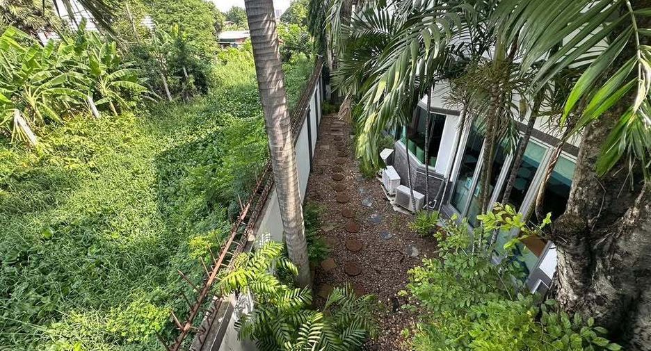 For sale 5 bedrooms house in Suan Luang, Bangkok