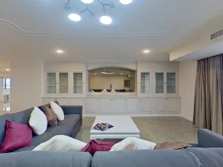 Condo en venta y en alquiler de 5 habitaciones en Watthana, Bangkok