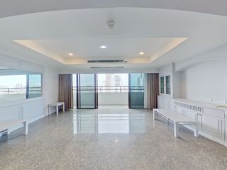 Condo en venta y en alquiler de 5 habitaciones en Watthana, Bangkok