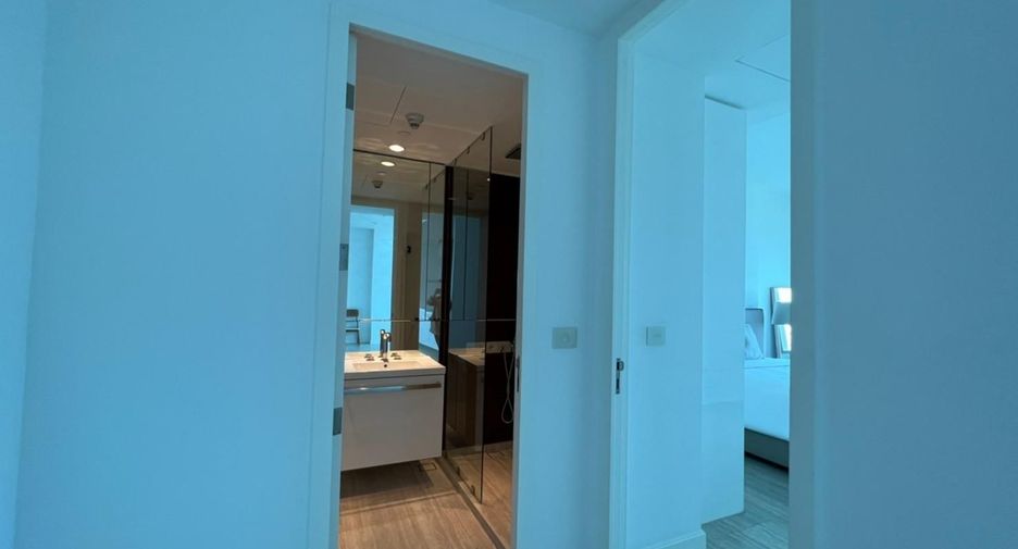 For rent 2 bedrooms condo in Pathum Wan, Bangkok