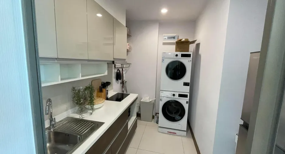 For rent 2 bedrooms condo in Watthana, Bangkok