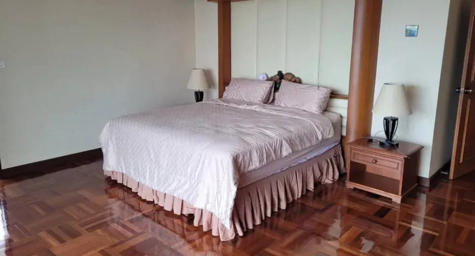 ให้เช่า 3 ห้องนอน คอนโด ใน วัฒนา, กรุงเทพฯ