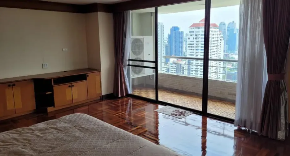 ให้เช่า 3 ห้องนอน คอนโด ใน วัฒนา, กรุงเทพฯ